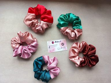 🌷 Satin Scrunchies