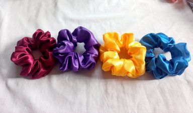 🌷 Satin Scrunchies