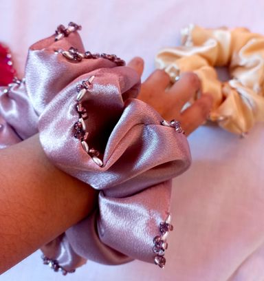 🌷 Royal Scrunchies