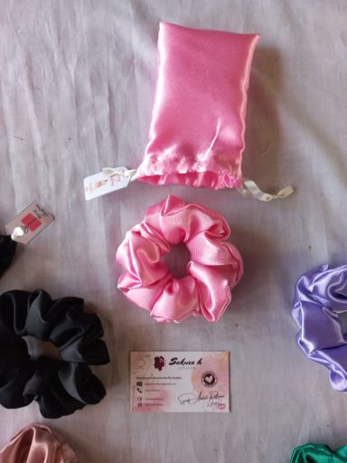 🎁 Scrunchie + Matching Pouch Gift Set 