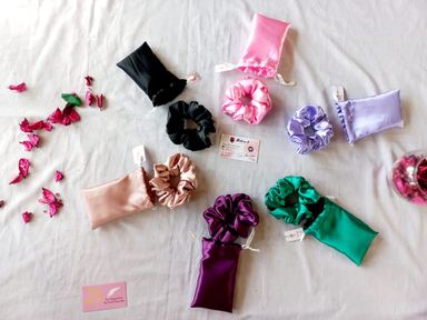 🎁 Scrunchie + Matching Pouch Gift Set 