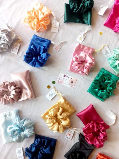🎁 Scrunchie + Matching Pouch Gift Set 