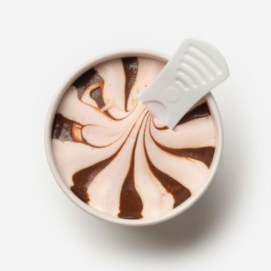 Roots Cherry Ice Cream with Chocolate Sauce 85g