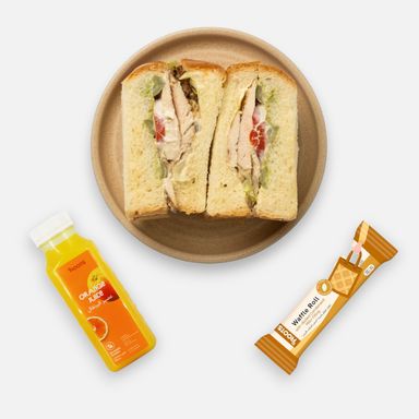 Combo Meal "Avo-Chicken Sandwich 273g + Drink + Dessert"