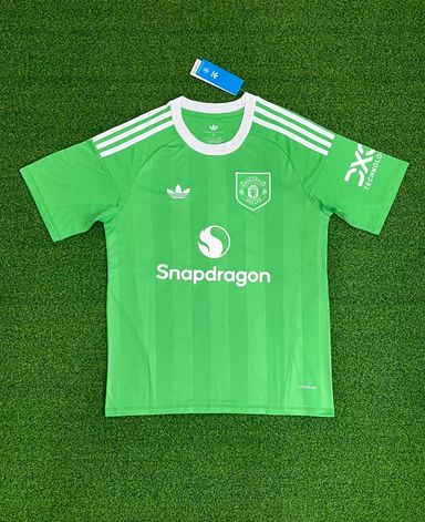 Manchester United 2025/26 Goalkeeper Shirt 3 (Green / White)