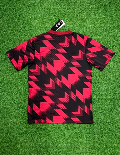 Manchester United 2025/26 Prematch Shirt (Black / Red)