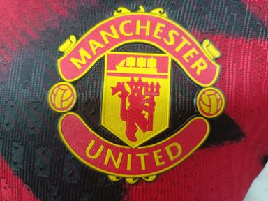 Manchester United 2025/26 Prematch Shirt (Black / Red)