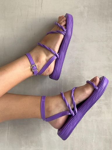 Mona by Menina Purple