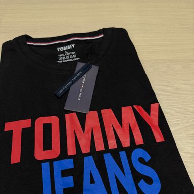 TOMMY HILFIGER T- SHIRT - 26