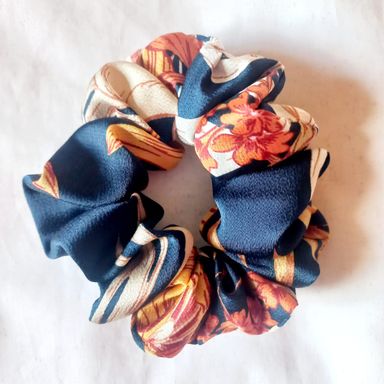 🌷 Floral Scrunchies – Your Hair’s Favorite Bouquet 🌷