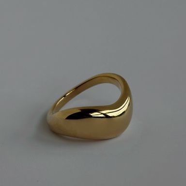 Curve Band Gold