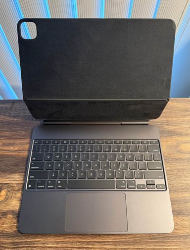 ✨ Apple iPad Pro 13″ M4 (512 Go, Wi-Fi) + Magic Keyboard Noir ✨