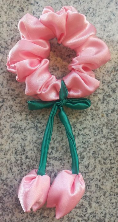 🌸 Tulip Satin Scrunchies