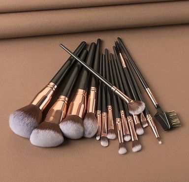 Pinceaux beauty model