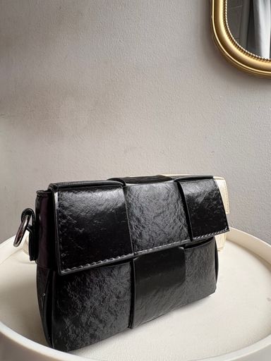 Patchwork elegance crossbody bag 