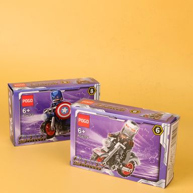  Fun playing assembled dinosaur building blocks