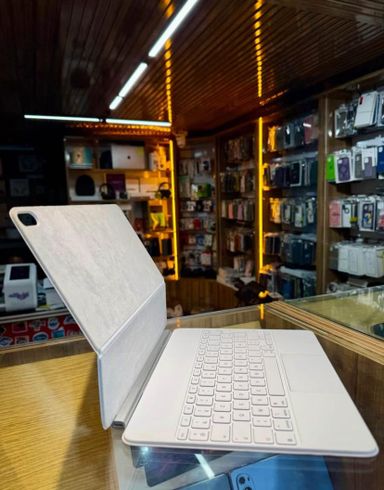 ✨ Clavier Magique avec Trackpad pour iPad Pro/Air 13”