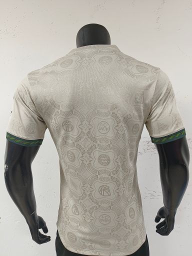 FC Bayern 2025/26 Oktoberfest shirt (Off-white / Green)