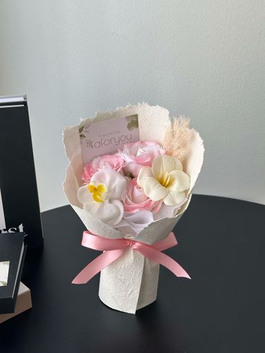 Dong Ba 3 Stalk Soap Flower Mixed Bouquet ｜东巴3朵香皂混搭花束