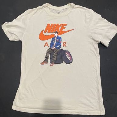 Nike Graphic Tee Collection