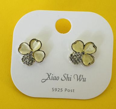  French cat's eye stone clover earrings