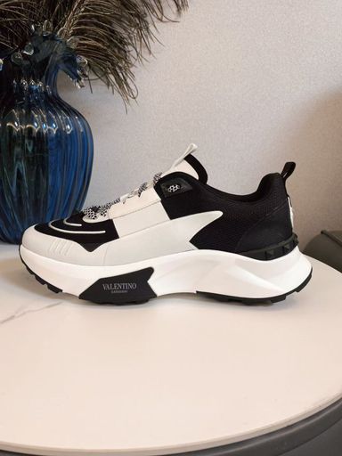 Multi True Act Sneakers