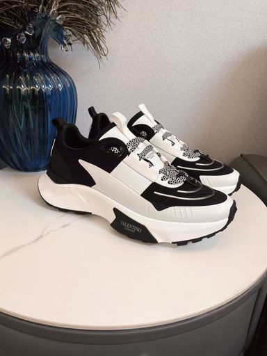 Multi True Act Sneakers