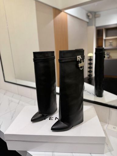 Shark Lock Wide Boots