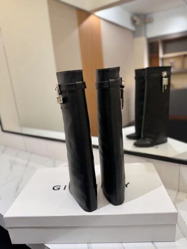 Shark Lock Wide Boots