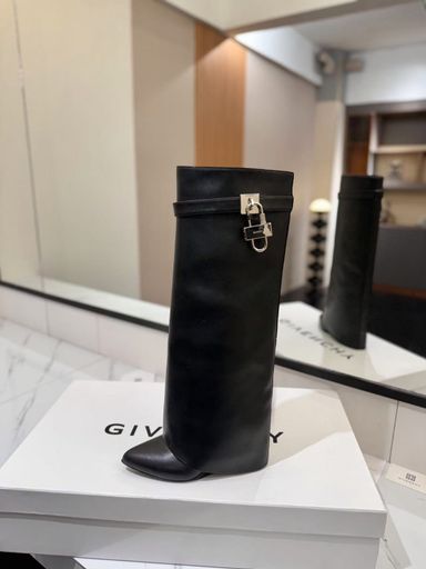 Shark Lock Wide Boots