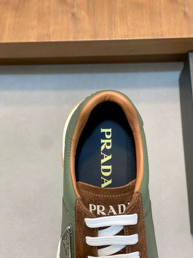 PRADA 