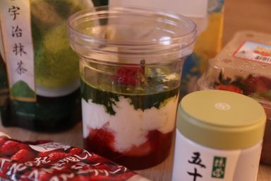 Matcha Strawberry Pudding