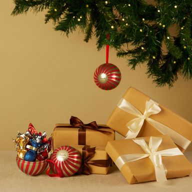 2025 XMAS BAUBLE RED TIN ALICE ASSORTED CHOCOLATES