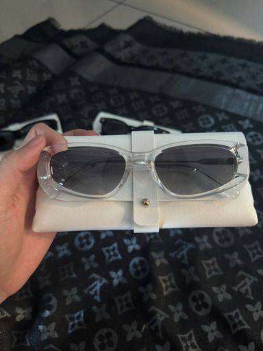 แว่นตากันแดด🕶️ กรองแสง ☀️ใส่เก็บทรงงับน้อนๆ💖พร้อมกล่อง⚡️