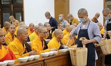 🇻🇳越南 - 施米供僧人天天所需的米饭🍚 🌾