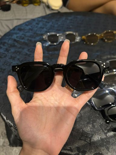 แว่นตากันแดด🕶️ กรองแสง ☀️ใส่เก็บทรงงับน้อนๆ💖พร้อมกล่อง⚡️