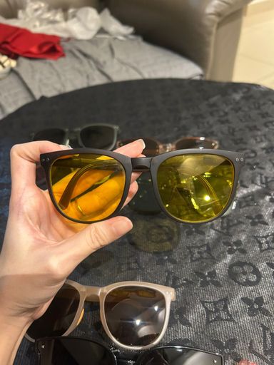 แว่นตากันแดด🕶️ กรองแสง ☀️ใส่เก็บทรงงับน้อนๆ💖พร้อมกล่อง⚡️