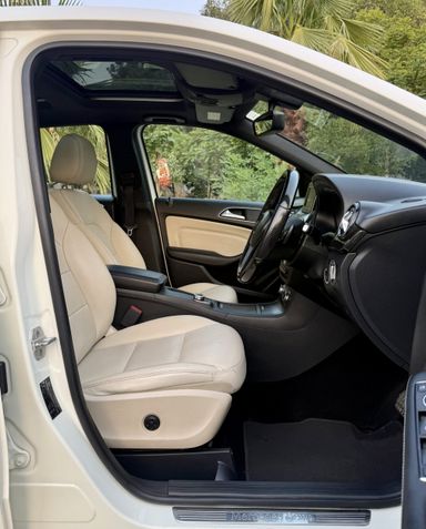 Mercedes B180 | Petrol | Delhi | 2012