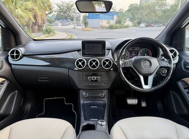 Mercedes B180 | Petrol | Delhi | 2012