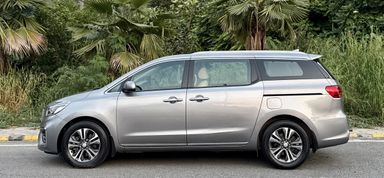 Kia Carnival | Diesel | Delhi | 2020