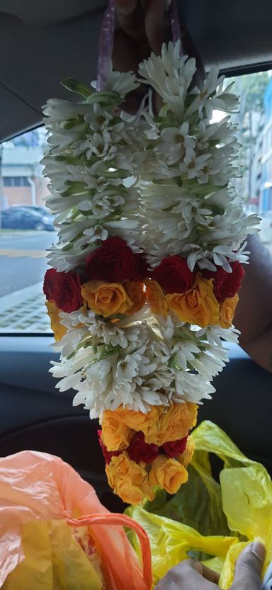 Sempangi Garland