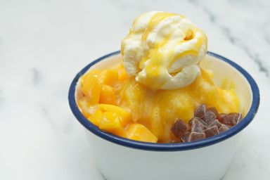 芒果雪山 Fresh Mango Sago w/ Ice Cream