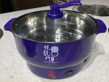 Yue Long Men electric pot (limited edition) $9.99 only 悦龍門快煮小电锅 $9.9
