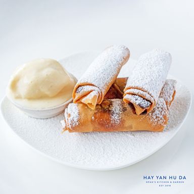 Banana Nutella Springroll with ice-cream (weekend only)