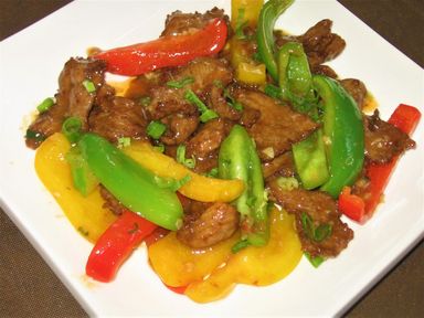Stir Fried Beef with Bell Pepper   杭椒牛柳（微辣）