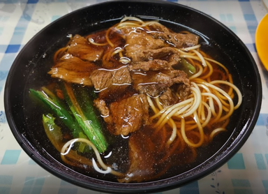 #32 Beef Noodles 牛肉面