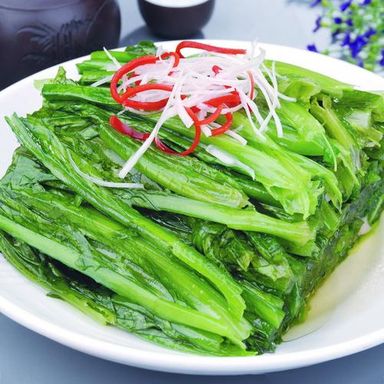 Stir fry you mai cai with garlic / 清炒蒜头油麦菜