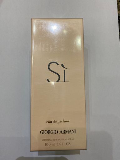 Si Giorgio Armani