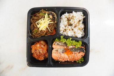 Y9. Salmon Mentai Dosirak Set 明太子鲑鱼便当