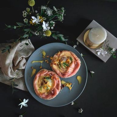 Bagel Eggs Benny with Smoked Salmon